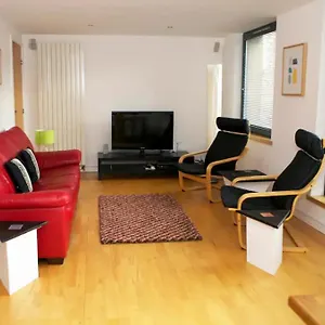 https://altido-inviting-flat-with-parking-in-canonmills.edinburghhotelsuk.org